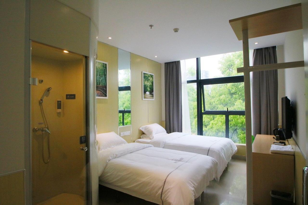 100 Inn Plus Pudong Airport Hotel Shanghai Exterior foto