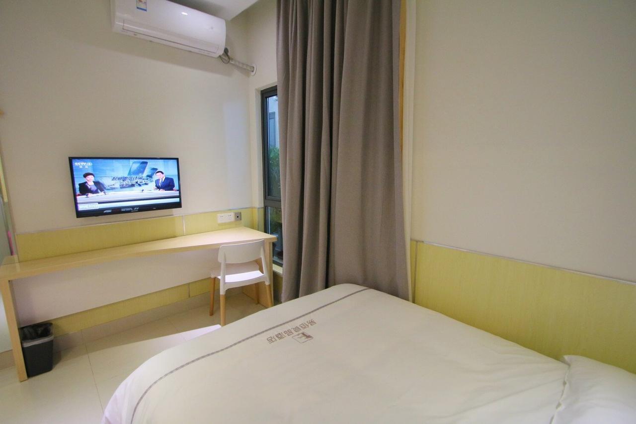 100 Inn Plus Pudong Airport Hotel Shanghai Exterior foto