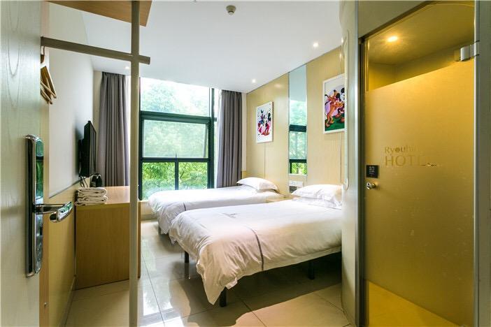 100 Inn Plus Pudong Airport Hotel Shanghai Exterior foto